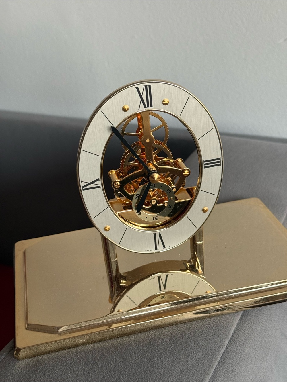 Horloge de table vintage Seiko pyramide quartz triangle manteau squelette Japon